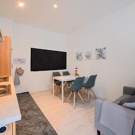 Grosszuegige Wohnung, Top-Lage Auf Dem Werder, Max 4 Personen Magdeburg Bagian luar foto