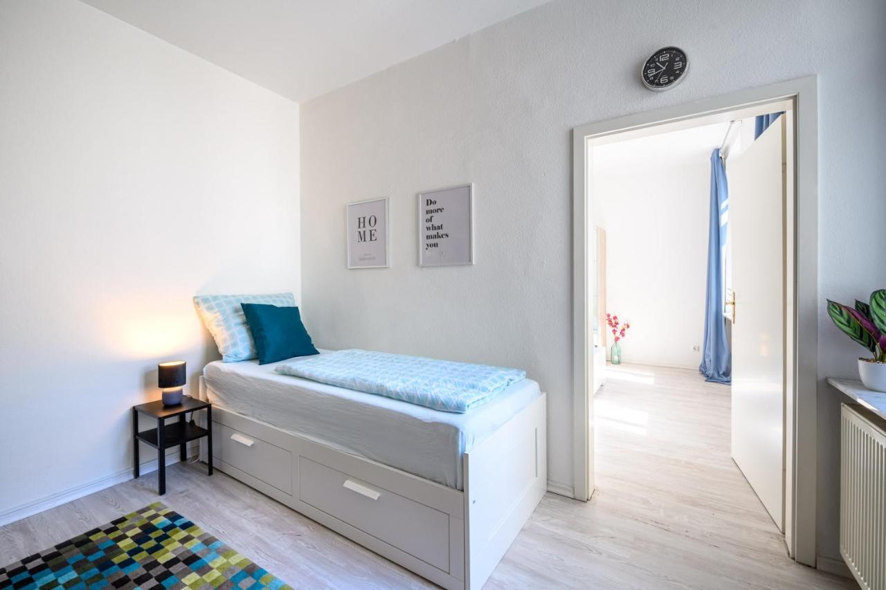 Grosszuegige Wohnung, Top-Lage Auf Dem Werder, Max 4 Personen Magdeburg Bagian luar foto